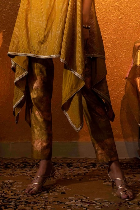 Moledro Green Crepe, Silk Chanderi And Organza Cutdana Round Kurta Set at Aza Fashions Moledro_Green Crepe, Silk Chanderi And Organza Cutdana Round Kurta Set _at_Aza_Fashions