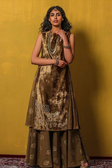 Moledro Green Velvet And Georgette Foil Print & Thread Boat Jacket & Sharara Set Online at Aza Fashions Moledro_Green Velvet And Georgette Foil Print & Thread Boat Jacket & Sharara Set _Online_at_Aza_Fashions