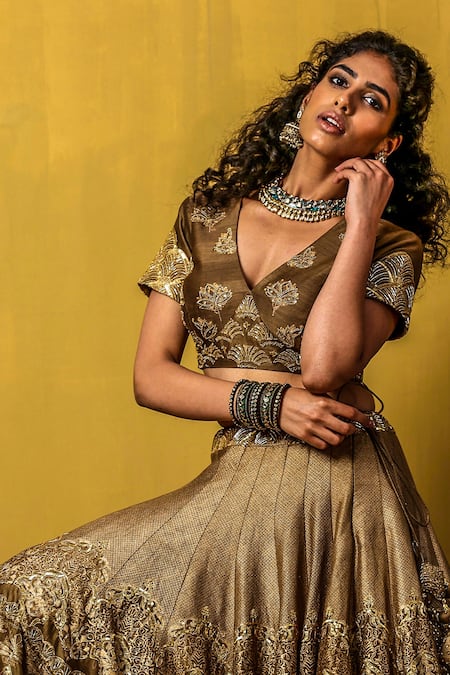 Buy_Moledro_Green Chanderi And Kota Embroidery Thread V Neck Lehenga Set _Online_at_Aza_Fashions