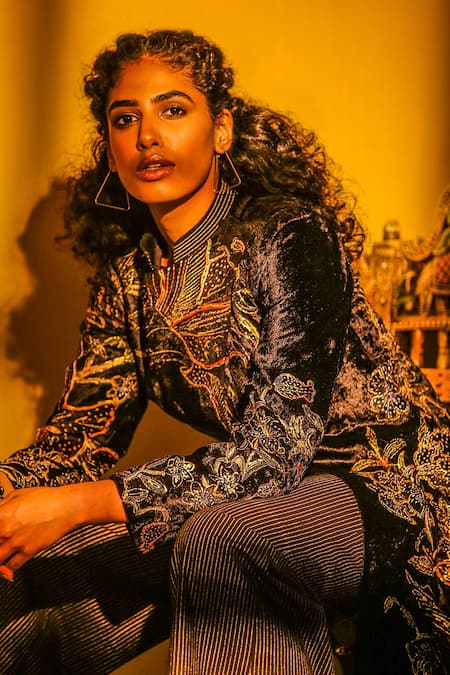 Buy Moledro Black Velvet And Cotton Linen Foil Print & Thread Band Jacket & Pant Set Online at Aza Fashions Buy_Moledro_Black Velvet And Cotton Linen Foil Print & Thread Band Jacket & Pant Set _Online_at_Aza_Fashions