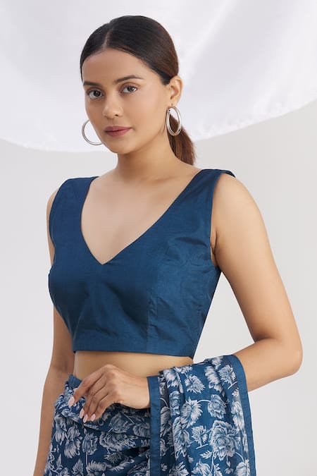 Buy_Neha Khullar_Blue Georgette Floral Motifs V Neck Printed Saree With Blouse _Online_at_Aza_Fashions