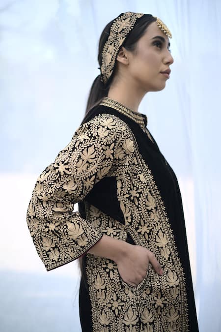 Daljit Sudan Velvet Embroidered Kurta & Pant Set 