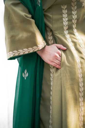 Shop_Daljit Sudan_Green Wool Aari, Tilla Leaf Neck Embroidered Kurta Set_Online_at_Aza_Fashions