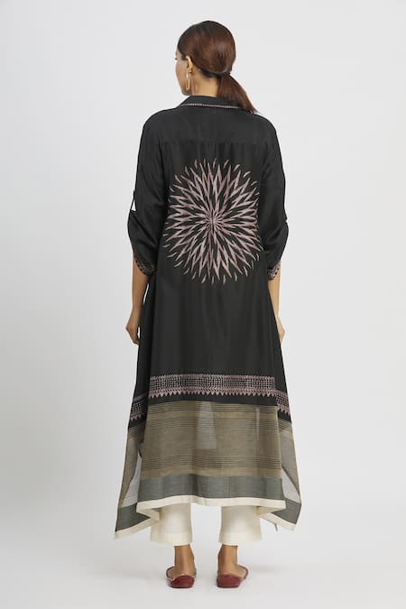 Shop_Krishna Mehta_Black Chanderi Geometric Spread Collar Printed Tunic _at_Aza_Fashions