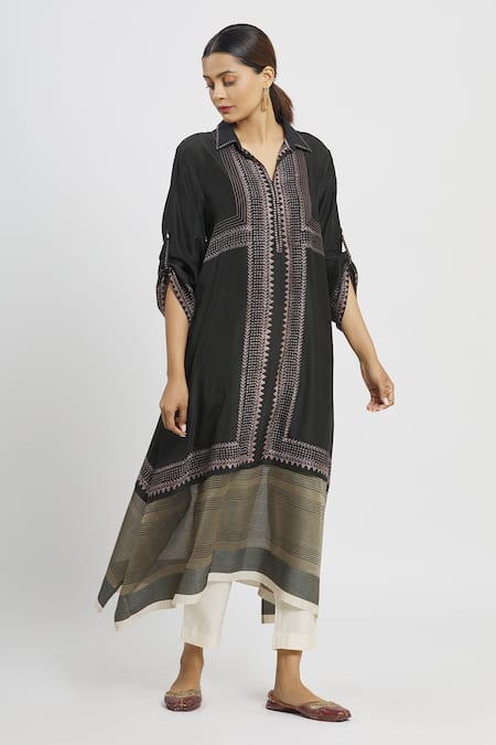 Buy_Krishna Mehta_Black Chanderi Geometric Spread Collar Printed Tunic _Online_at_Aza_Fashions