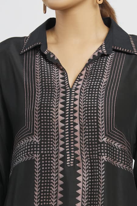 Krishna Mehta_Black Chanderi Geometric Spread Collar Printed Tunic _at_Aza_Fashions