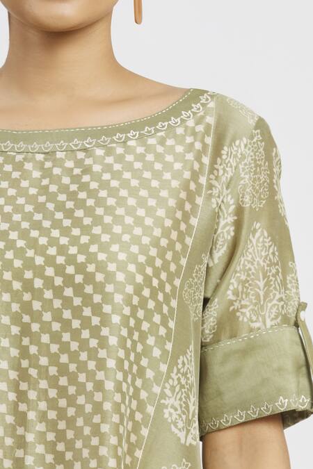 Krishna Mehta_Green Chanderi Printed Geometric Boat Floral Tunic  _at_Aza_Fashions