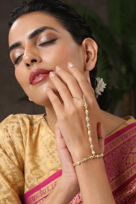 Paisley Pop Handcrafted Kundan Hathphool 