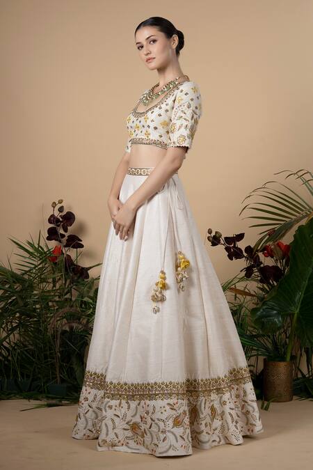 Blue Lotus Design_White Dupatta Cotton Silk, Lining Shantoon Beads And Embroidered Lehenga Set _Online_at_Aza_Fashions