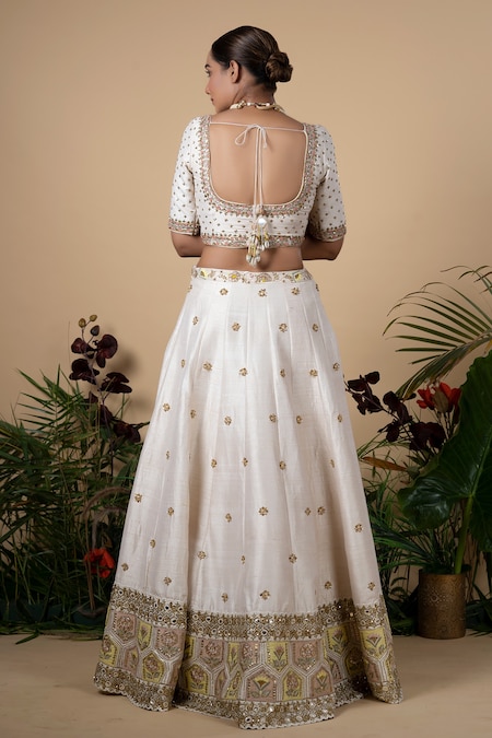 Most Trending White Lehenga Review/Amazon Lehenga Review/Viral Lehenga  Review - YouTube