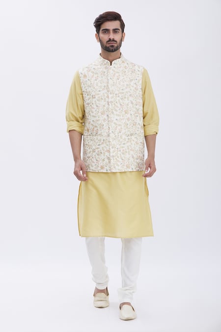 Aham-Vayam Nawaab Embroidered Bundi & Kurta Set 