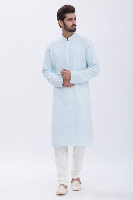 Aham-Vayam Nizam Embroidered Kurta Set 