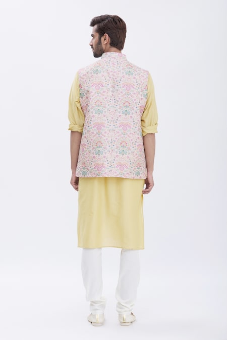 Aham-Vayam Eden Embroidered Bundi & Kurta Set 