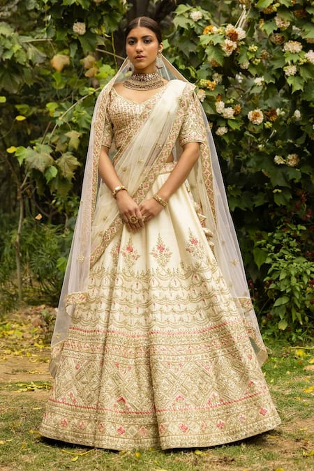 Manpreet White Lehenga – VAMA DESIGNS Indian Bridal Couture