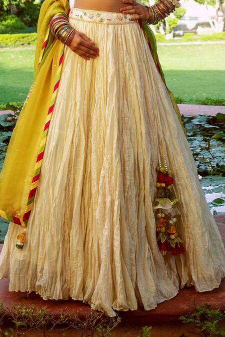Shop_House of Dasmaya_White Organza, Lining Shantoon, Chanderi Crinkled Bridal Lehenga Set _Online_at_Aza_Fashions