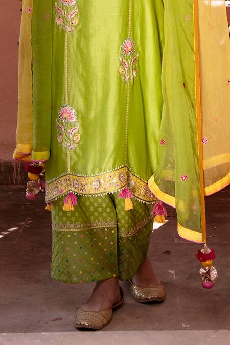 Buy_House of Dasmaya_Green Silk Chanderi Embroidered Resham Notched Palazzo Set  _Online_at_Aza_Fashions