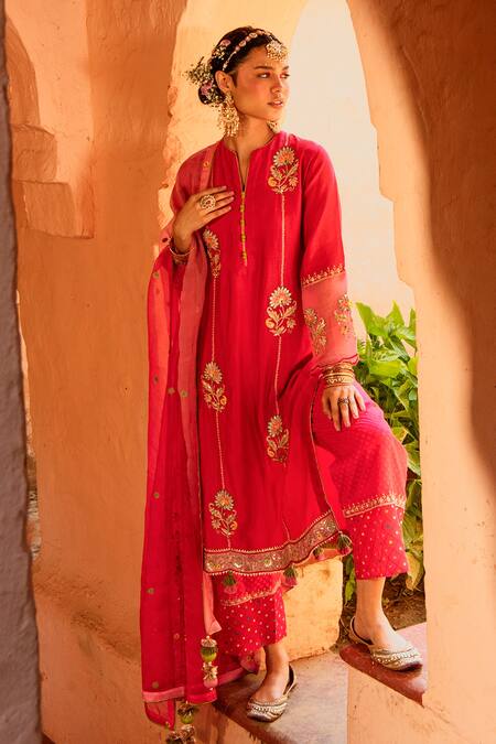 House of Dasmaya_Pink Silk Chanderi Embroidered Resham Notched Kurta Palazzo Set _Online_at_Aza_Fashions