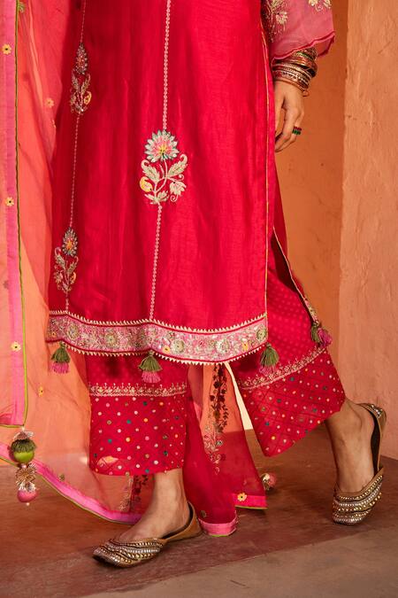 Buy_House of Dasmaya_Pink Silk Chanderi Embroidered Resham Notched Kurta Palazzo Set _Online_at_Aza_Fashions