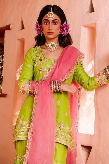 Buy_House of Dasmaya_Green Silk Chanderi Embroidered Resham Scoop Kurta With Crinkled Gharara Set _Online_at_Aza_Fashions