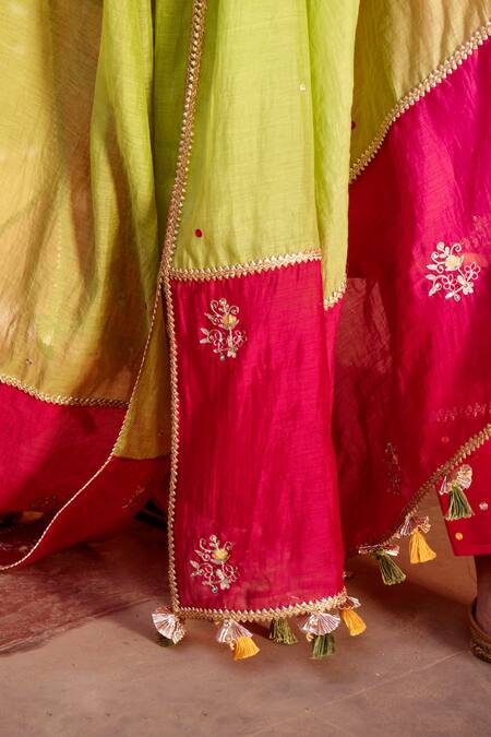 Shop_House of Dasmaya_Pink Silk Chanderi Embroidered Resham And Zari V Neck Kurta Set  _Online_at_Aza_Fashions