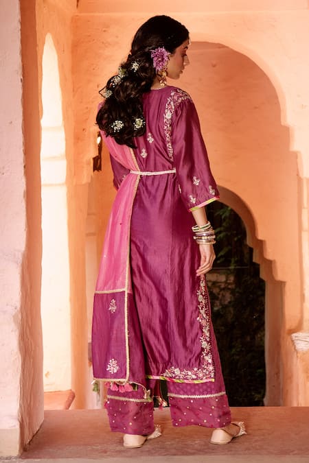 House of Dasmaya Resham Embroidered Kurta Set 