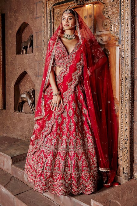 Multicolor Wedding Wear Presenting New Designer Navratri Special Lahenga  Choli at Rs 1050 in Surat