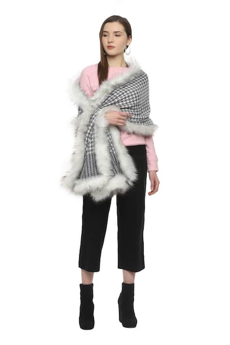 Rhe-Ana White Woven Faux Fur Checkered Shawl