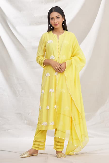 Rajat & Shraddha Sinhparni Embroidered Kurta Set 