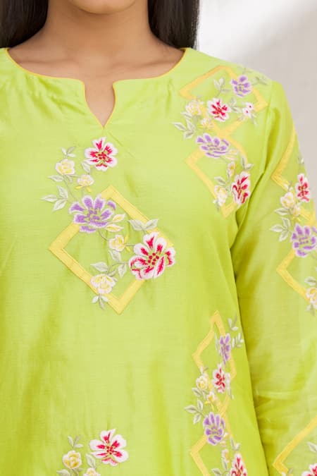Shop Rajat & Shraddha Green Kurta And Dupatta Silk Chanderi Pant Summer Garden Embroidered Set Online at Aza Fashions Shop_Rajat & Shraddha_Green Kurta And Dupatta Silk Chanderi Pant Summer Garden Embroidered Set _Online_at_Aza_Fashions