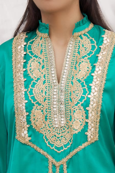 Bhairavi Jaikishan_Green Modal Satin Embroidered Lace And Gota Notched Asymmetric Kurta_at_Aza_Fashions