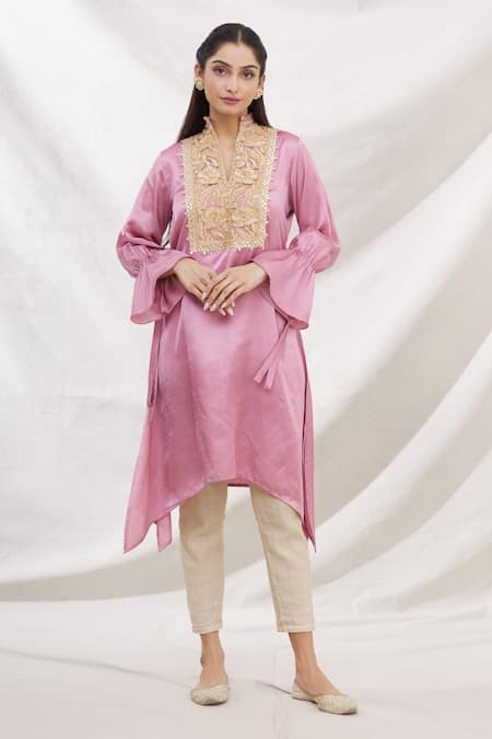 Bhairavi Jaikishan Leaf Embroidered Asymmetric Kurta 