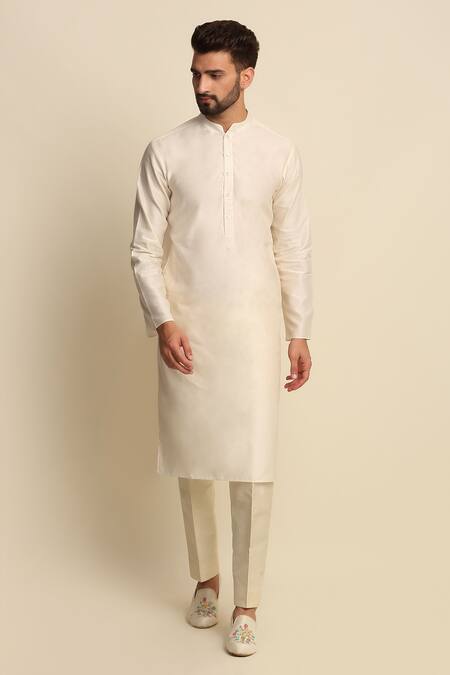 Priyanka Jain_White Raw , Crepe, Habudai Floral Embroidered Sherwani And Kurta Set _Online_at_Aza_Fashions