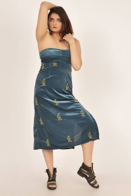 Rina Dhaka Blue Velvet Bead And Thread Straight Neck Strapless Dress Online at Aza Fashions Rina Dhaka_Blue Velvet Bead And Thread Straight Neck Strapless Dress _Online_at_Aza_Fashions