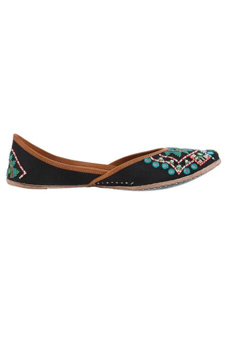 Buy_Imlee Jaipur_Black Embroidered Mandala Juttis _Online_at_Aza_Fashions