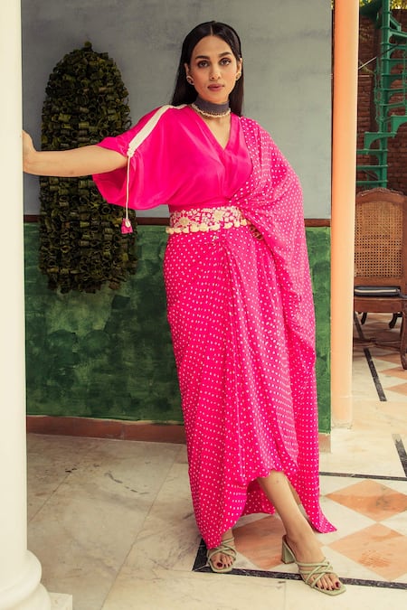 Sandal with best sale pink saree