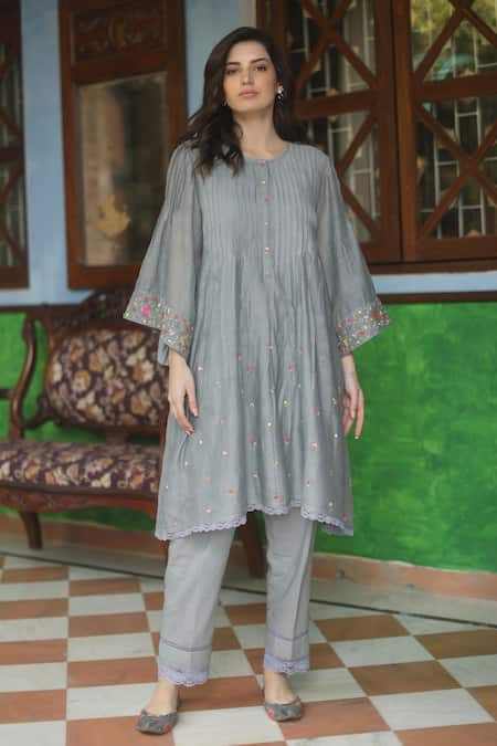 Begum Kira Embroidered Kurta & Pant Set 