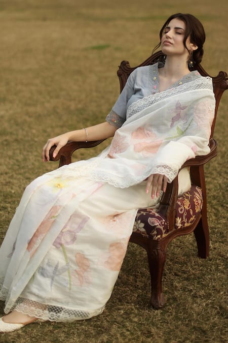 Buy Begum White Chanderi Floral Motifs, Lace, Beads V Neck Esme Applique Saree With Blouse Online at Aza Fashions Buy_Begum_White Chanderi Floral Motifs, Lace, Beads V Neck Esme Applique Saree With Blouse _Online_at_Aza_Fashions