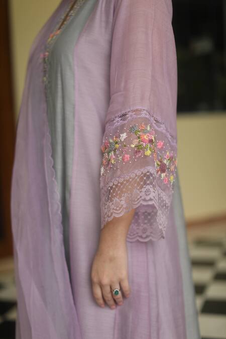 Begum_Grey Dupatta Organza, Kurta Chanderi, Pant And Miren Embroidered A-line Set _at_Aza_Fashions