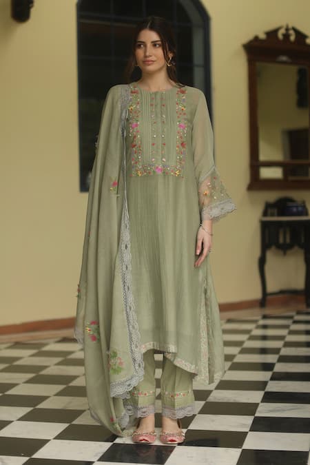 Begum Iris Embroidered Kurta Set 