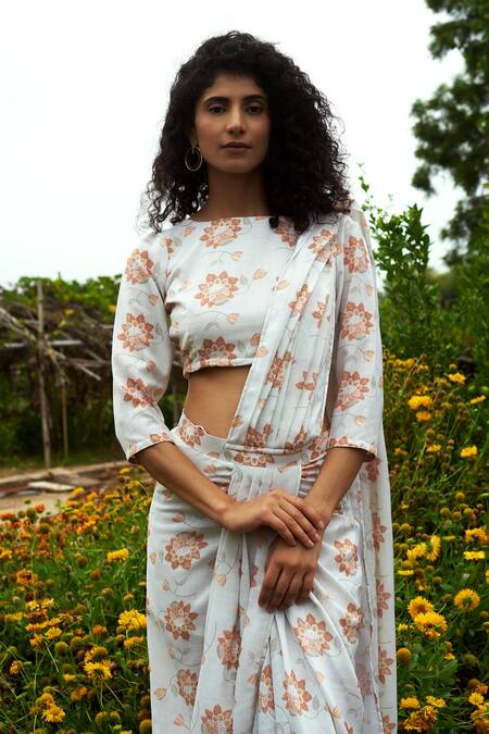 Pasha India_Green Linen Printed Floral Motifs Boat Neck Saree With Blouse_Online_at_Aza_Fashions