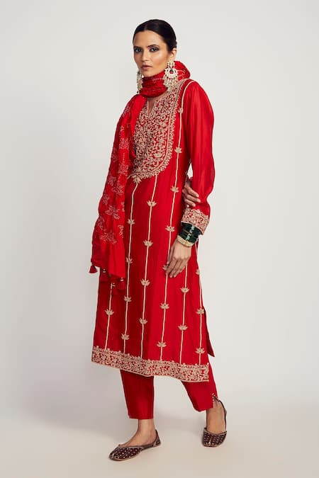 Pink City By Sarika Red Chanderi And Thread & Pearl Notched Kurta Pant Set 