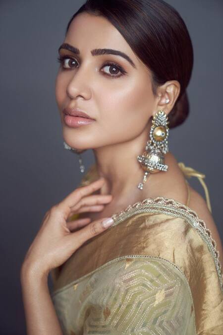 Buy_Archana Jaju_Brown Organza Silk Kalamkari V Neck Hand Painted Saree With Blouse_Online_at_Aza_Fashions