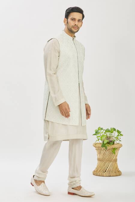 Buy_Vanshik_Green Blended Silk Floral Motif Embroidered Longline Bundi And Kurta Set _Online_at_Aza_Fashions