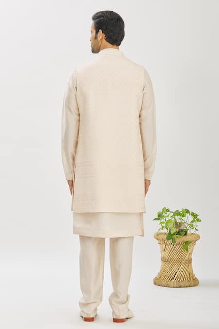 Vanshik Lucknowi Bundi & Kurta Set 