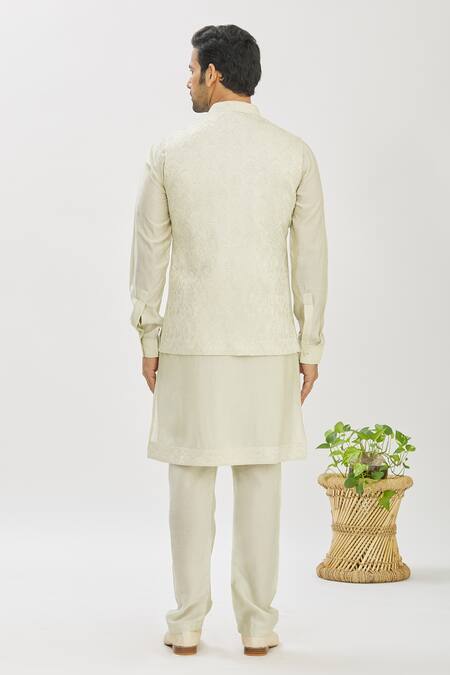 Vanshik Self Embroidered Bundi & Kurta Set 