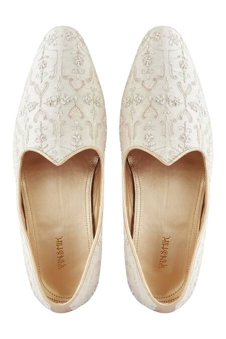 Vanshik Embellished Juttis 