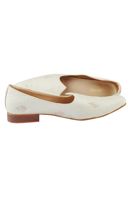 Vanshik_White Floral Butti Embroidered _Online_at_Aza_Fashions