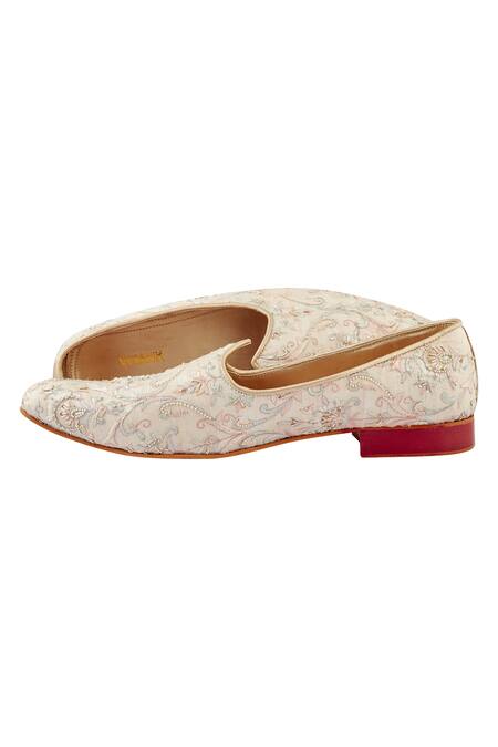 Vanshik_Pink Floral Embellished Juttis _Online_at_Aza_Fashions