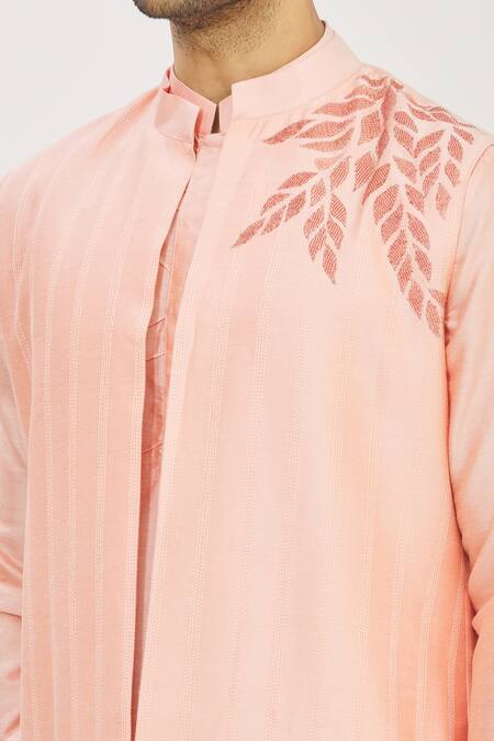 Priyanka Haralalka Pink Banarasi Cotton Silk Thread Work Embroidered Jacket Kurta Set at Aza Fashions Priyanka Haralalka_Pink Banarasi Cotton Silk Thread Work Embroidered Jacket Kurta Set _at_Aza_Fashions