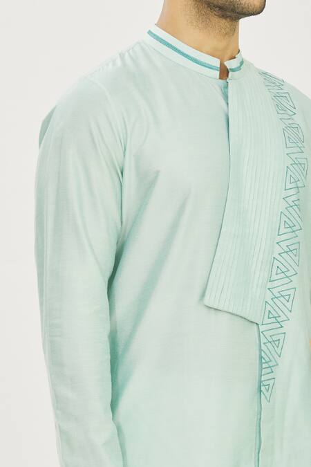 Priyanka Haralalka_Green Banarasi Cotton Silk Thread Work Embroidered Kurta And Churidar Pant Set _at_Aza_Fashions